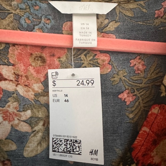 NWT H&M Blouse - Picture 2 of 4